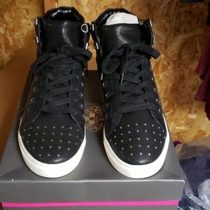 Vince Camuto Black Sheep Washed Shoes 11M